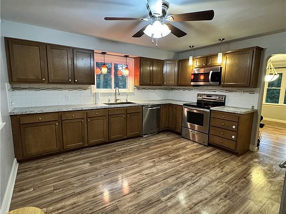 4th image of 7688 Calvin Rd