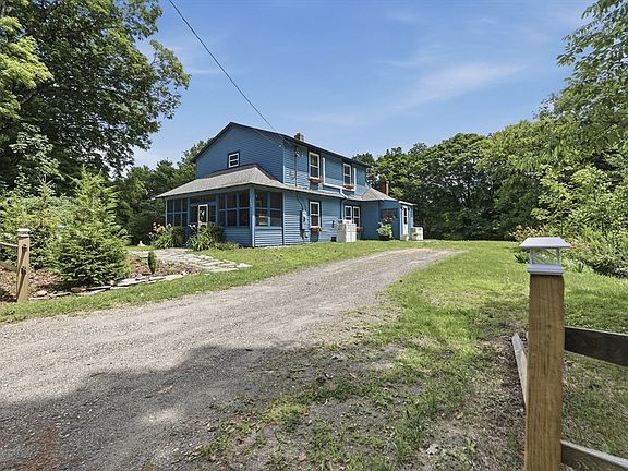 3rd image of 270 Wendell Depot Rd
