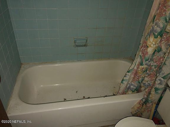 5th image of 3527 Acacia St
