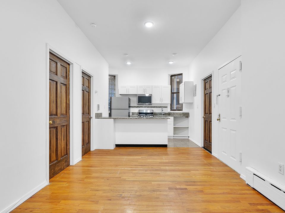 1st image of 858 9th Ave APT 3R