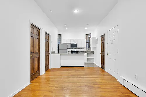 858 9th Ave #3R Photo 1