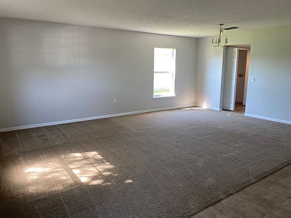 3rd image of 705 Lobelia Dr