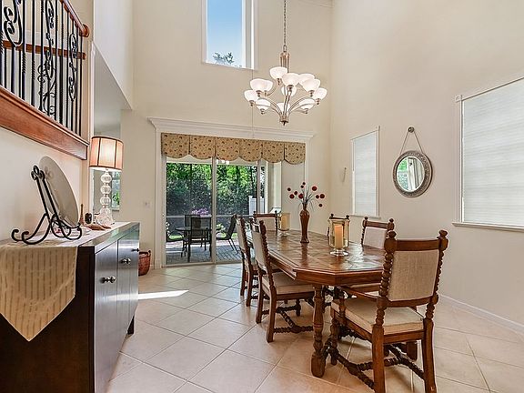 3rd image of 5798 Saddle Trail Ln