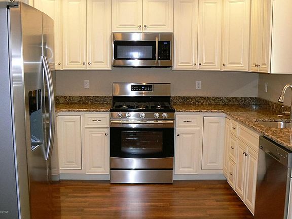 4th image of 217 Freeport Blvd