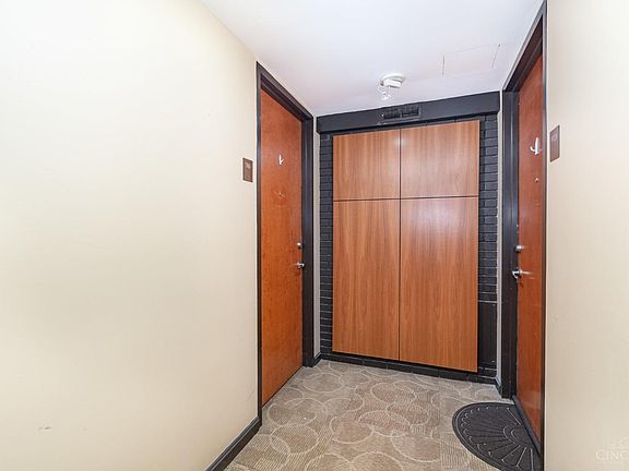 4th image of 810 Matson Pl Unit 703