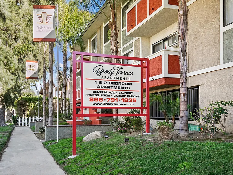 Brody Terrace Apartments — Photo 62