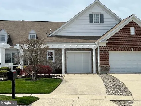 21 Sparrow Dr, Hamilton, NJ 08690