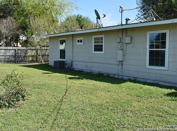 3rd image of 179 Brookshire Dr