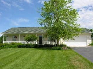 6795 Fawn Dr NE, Cedar Springs, MI 49319