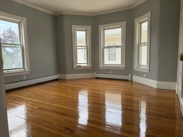 77 Beach St #2, Quincy, MA 02170