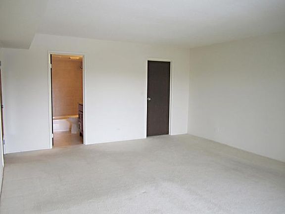 2nd image of 1325 N Sterling Ave Unit 216