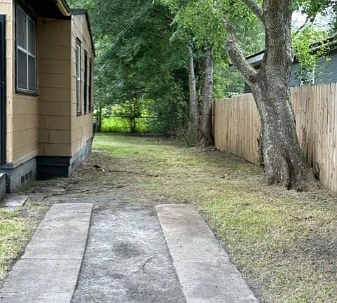 3rd image of 5326 Mays Dr
