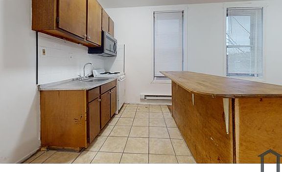 4th image of 1940 N 32nd St #2R