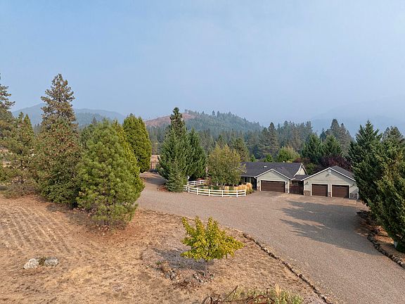 3rd image of 203 Edgerton Ln