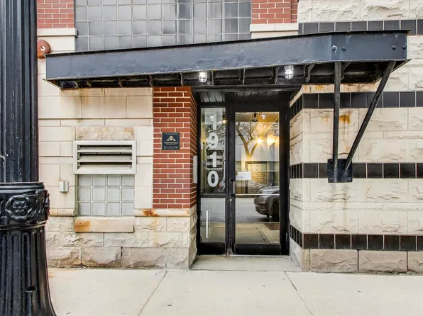 1910 S Michigan Ave APT 202, Chicago, IL 60616