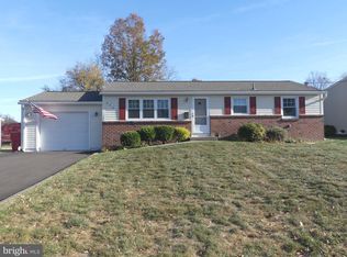 825 Roger Rd, Warminster, PA 18974