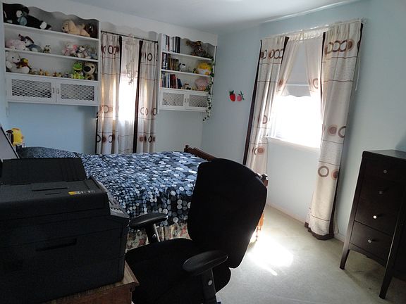5th image of 1142 Saint Vincent St