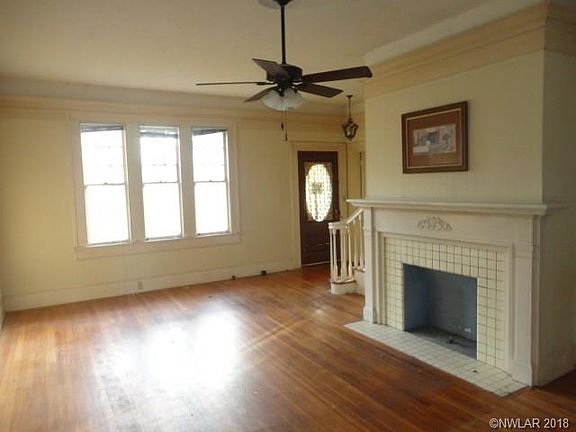 3rd image of 1046 College St