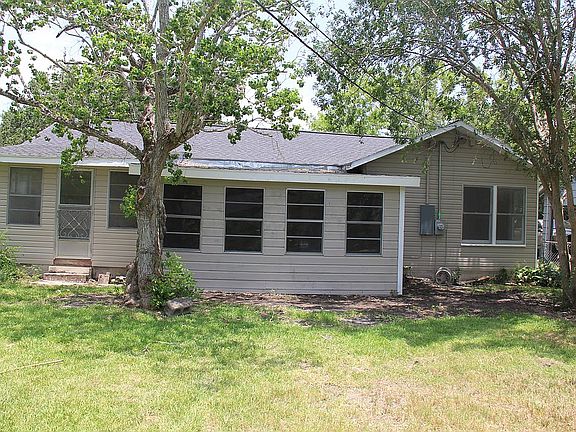 3rd image of 1703 E Loma Vista Ave