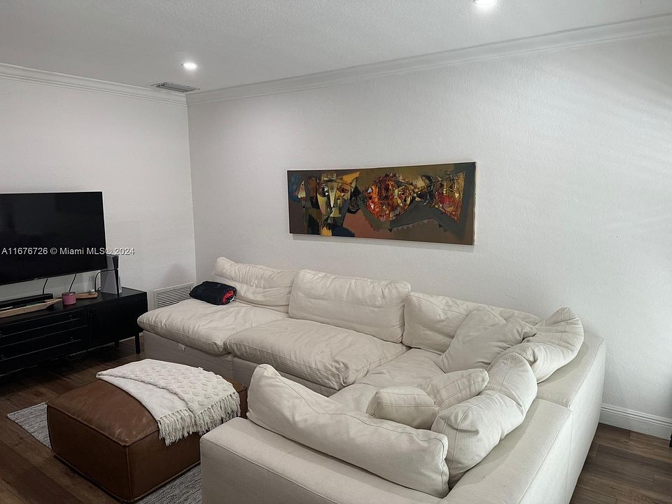 1st image of 35 Edgewater Dr APT 206