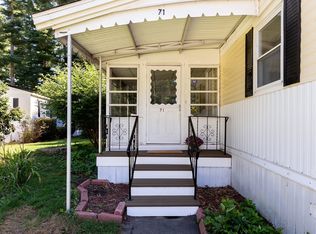 71 Maplewood Dr, Halifax, MA 02338