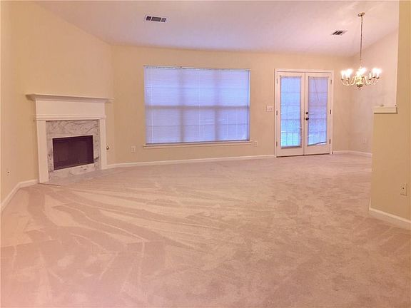 4th image of 2506 Hillvale Cir
