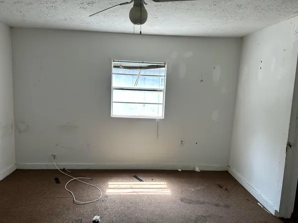 705 Avenue B, Fort Pierce, FL 34950