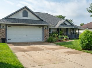 2520 Countryside Dr, Fairborn, OH 45324