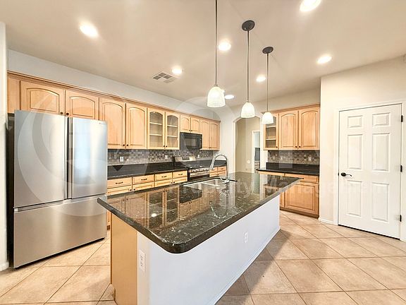 3rd image of 2848 E Fandango Dr