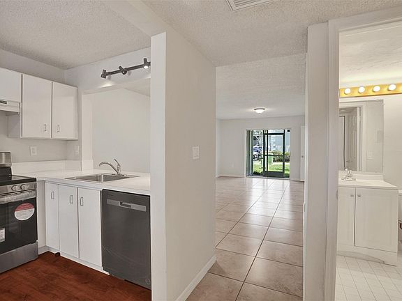 4th image of 459 NE 210th Circle Terrace #106