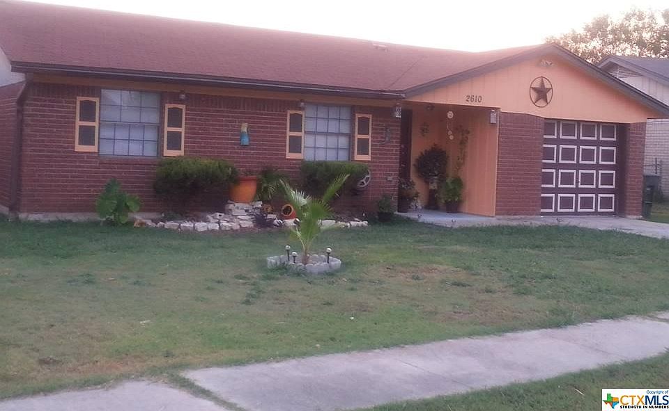 1st image of 2610 Hidden Valley Dr
