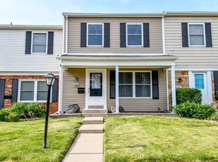 966 Leaf Ct, Rochester, MI 48307