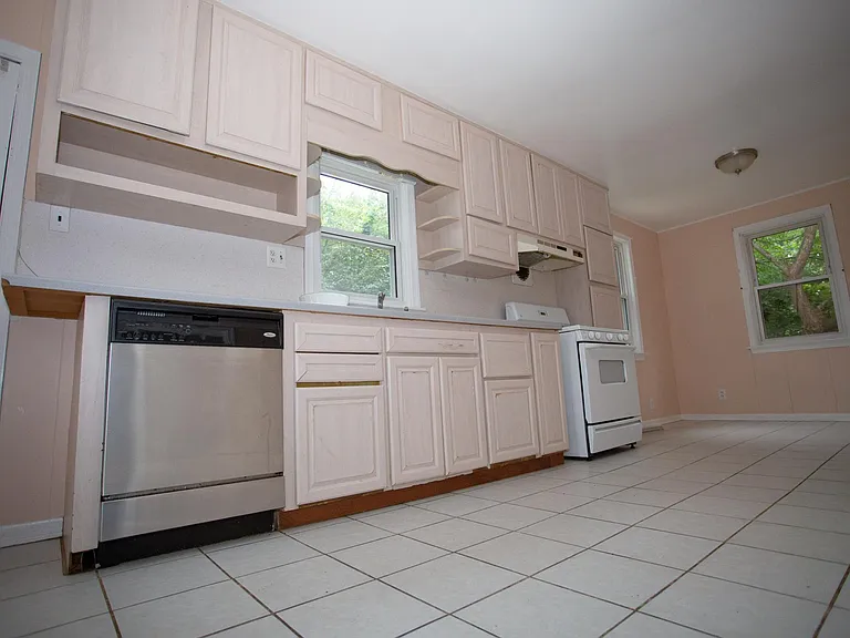 2849 Rogers Dr — Photo 9