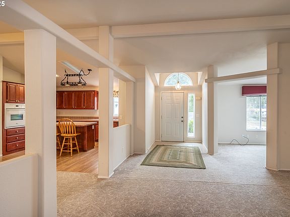 4th image of 115 Samantha Way