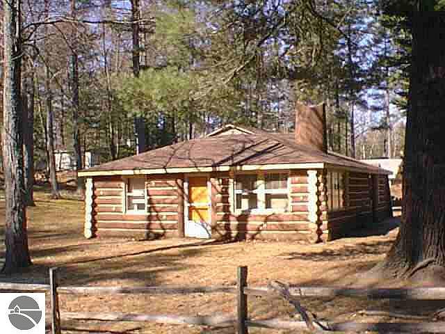1st image of 2327 N Wildwood Dr