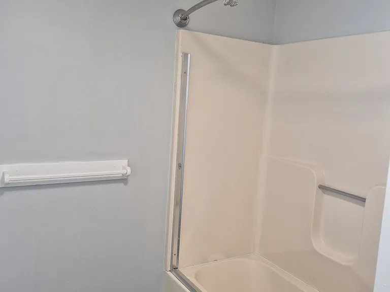 186 Broad St #5 — Photo 6