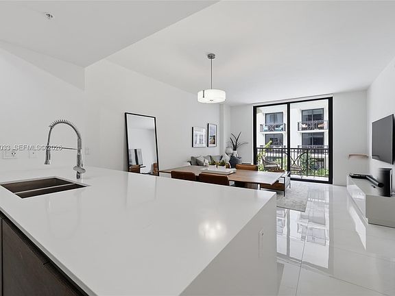 5th image of 301 Altara Ave APT 520
