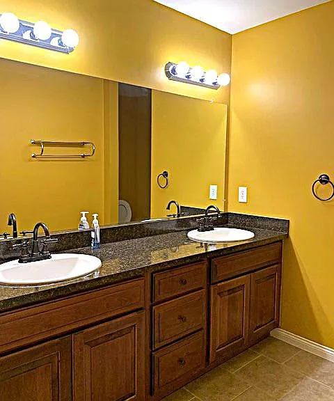 11695 Squiers Blvd — Photo 9