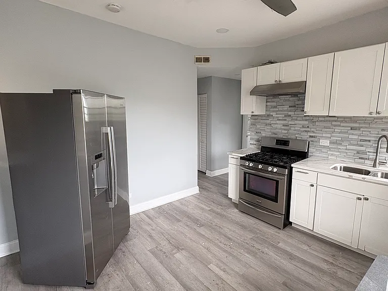 843 E Marquette Rd — Photo 4