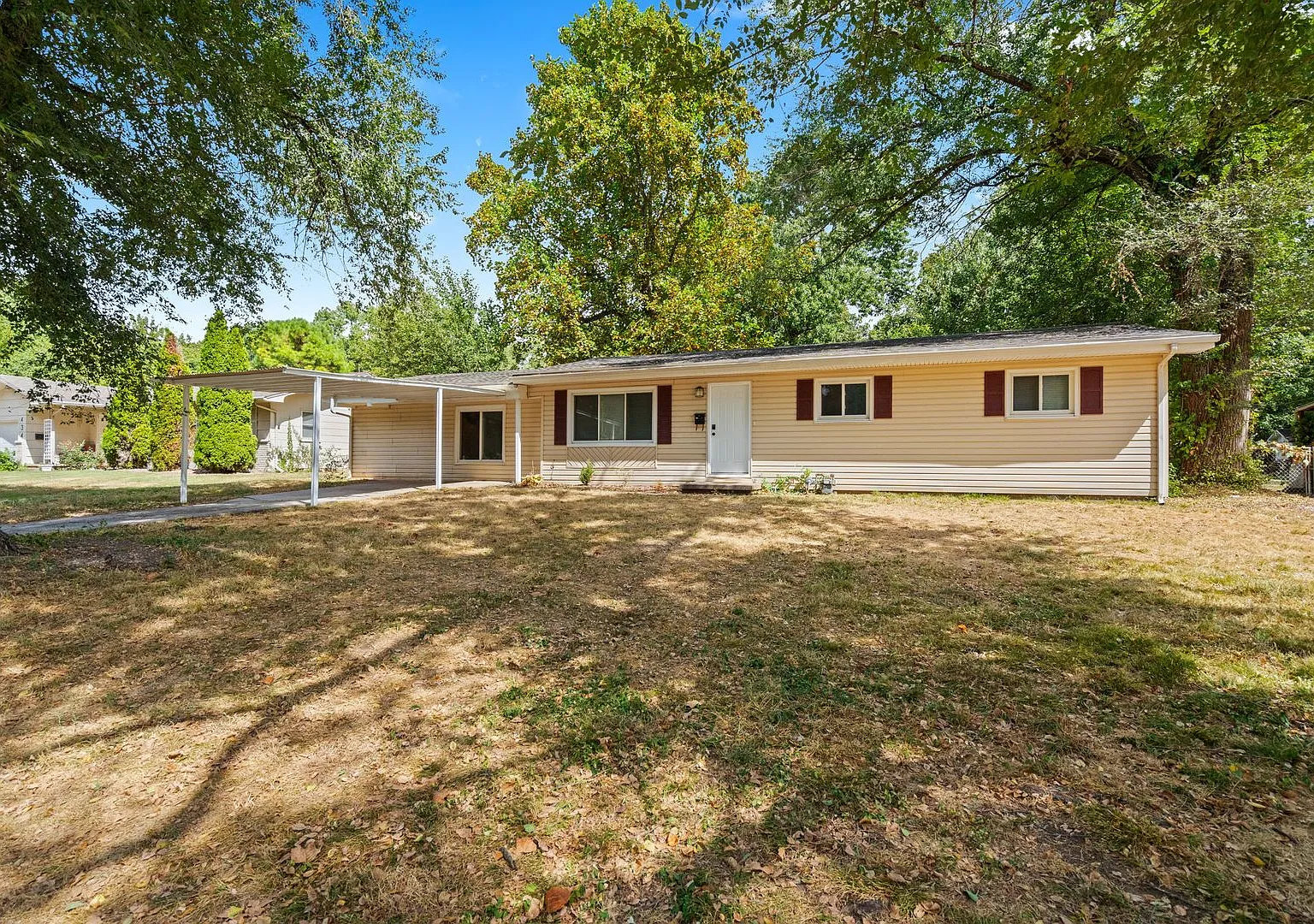 Spacious 4-Bedroom Home with Bonus Living Space & Large Backyard! — Photo 3