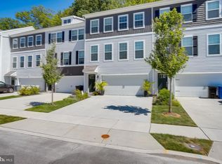 102 Levis Dr, Mount Holly, NJ 08060