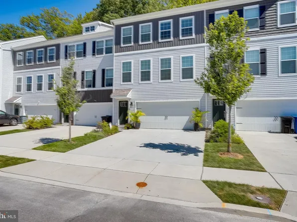 102 Levis Dr, Mount Holly, NJ 08060