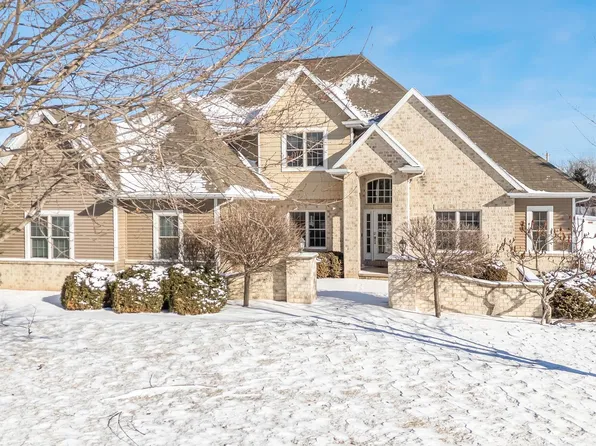 2948 Buttercup Rd, Neenah, WI 54956