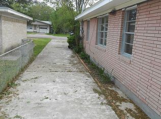 416 Robbie St, La Marque, TX 77568
