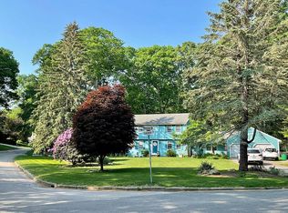 275 Beacon Dr, North Kingstown, RI 02852