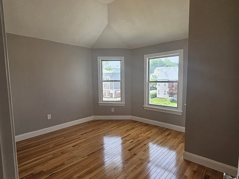 92 Hamilton St #5 — Photo 4