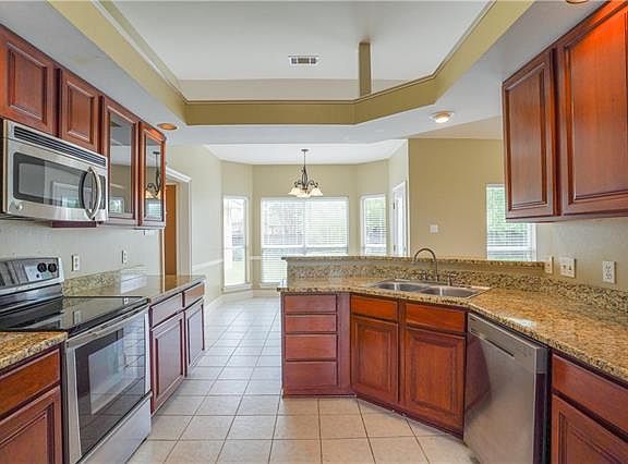4th image of 1442 Sycamore Pl