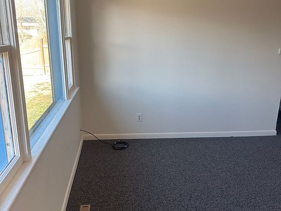 2nd image of 1350 N 21st St