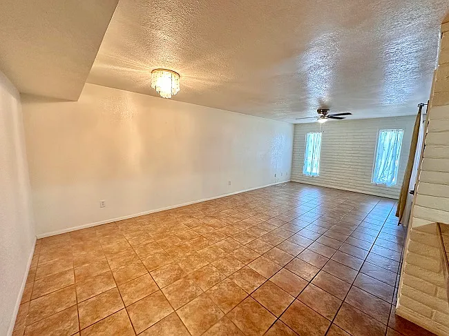 3 bed, 1244 sqft, $1,300 — Photo 4