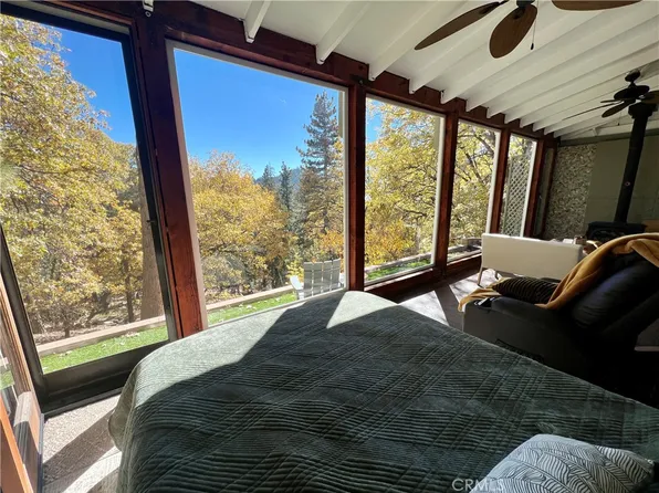 31967 Pine Cone Dr, Running Springs, CA 92382